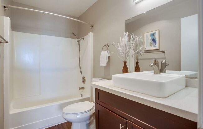 2 beds, 2 baths, 1,000 sqft, $2,595, Unit 23