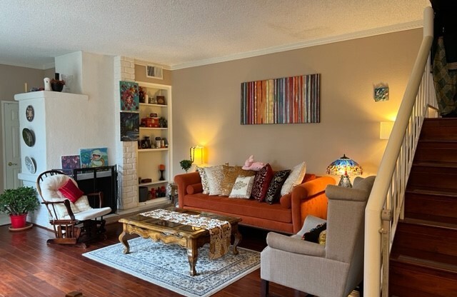 26 WOODLAND DR