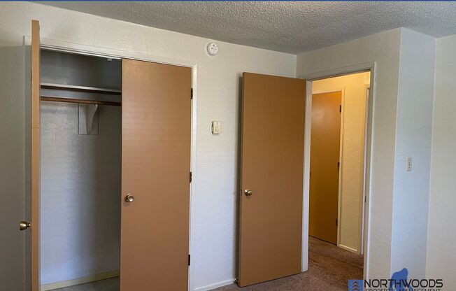 2 beds, 1 bath, $1,150, Unit # 5