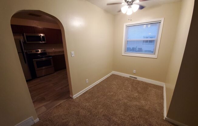 3 beds, 1 bath, 1,092 sqft, $1,595, Unit 704-House