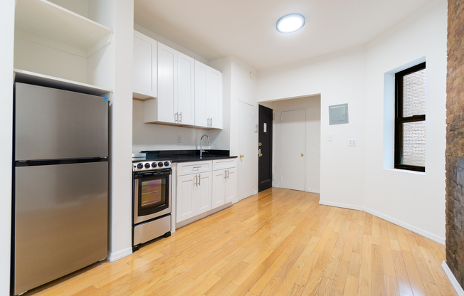 136 E 28 ST