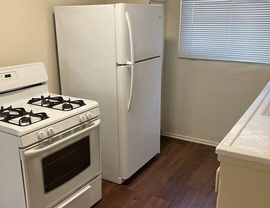 Studio, 1 bath, 452 sqft, $1,695, Unit 10