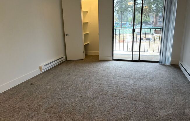 1 bed, 1 bath, 636 sqft, $1,595, Unit 326