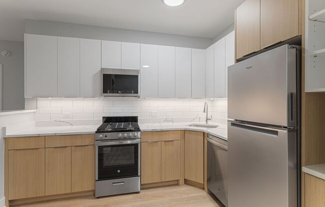 1 bed, 1 bath, 580 sqft, $1,750, Unit 220