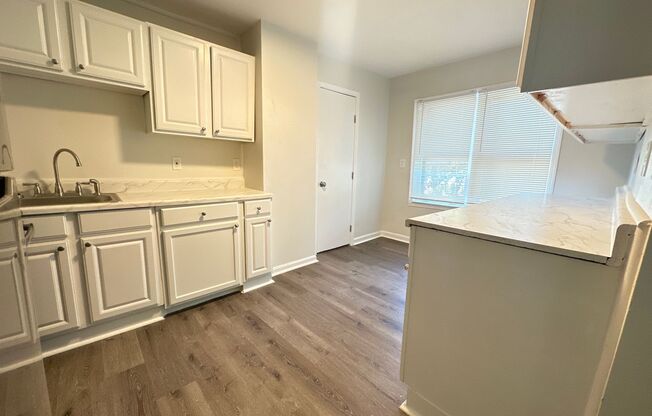 2 Bedroom Unit Close to Downtown