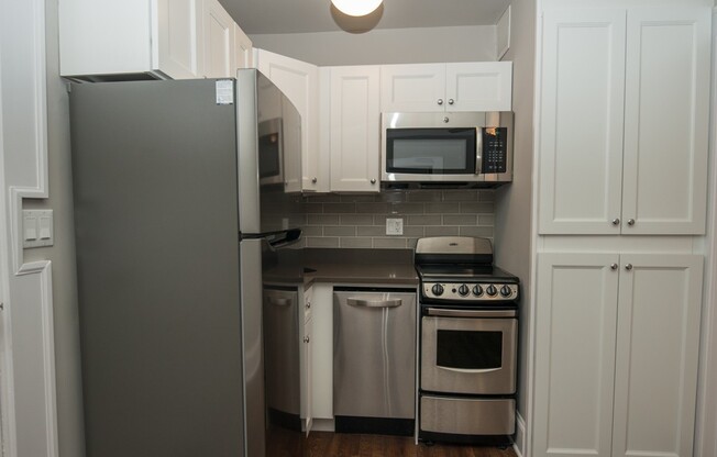 817 Lakeside Pl.