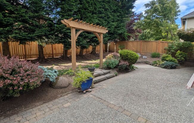 Beautiful 4 bedroom plus Den/Office Home in Mill Creek Community