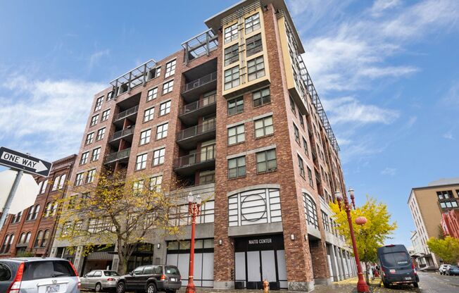 411 NW Flanders Street, #404