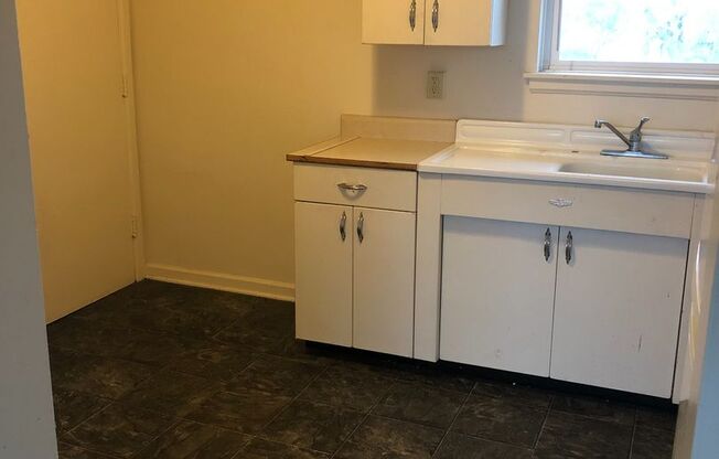 1 bed, 1 bath, 580 sqft, $625, Unit 1300-1414