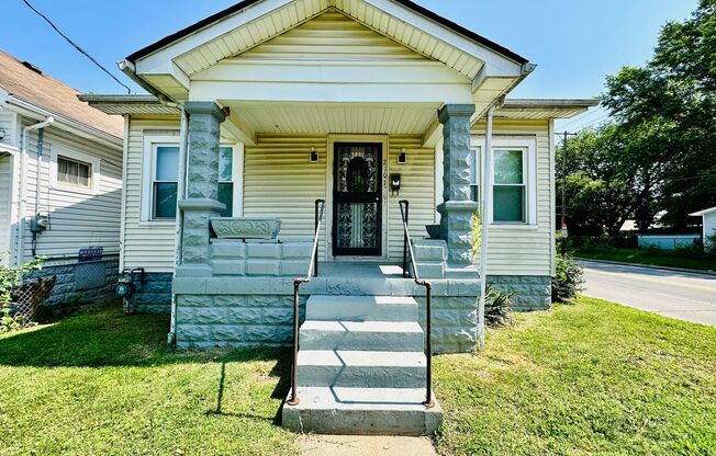 Adorable 2 bedroom home with two living areas- Section 8 accepted