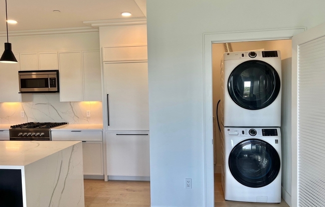 2 beds, 2 baths, 1,070 sqft, $4,200, Unit 302