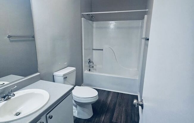 3 beds, 2 baths, 1,200 sqft, $1,395, Unit 1612