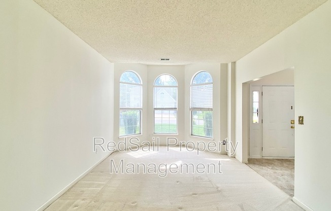 889 HOLBROOK DR