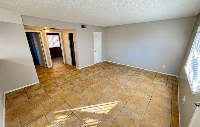 2 beds, 1 bath, $1,095, Unit 1