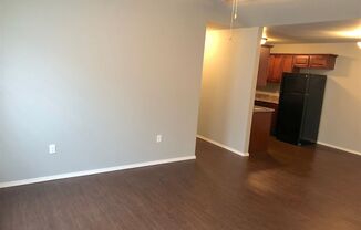 3 beds, 2 baths, $1,100, Unit A