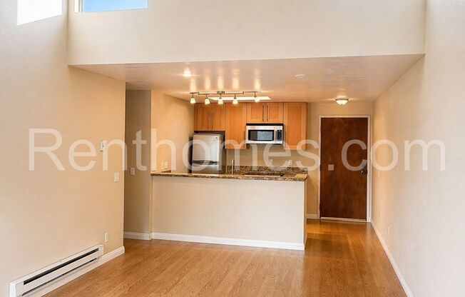 La Jolla/UTC, 8308 Regents Rd #3-O, Gated Development, Community Pool, Spa, Racquetball, Sauna, 2 Parking Spaces