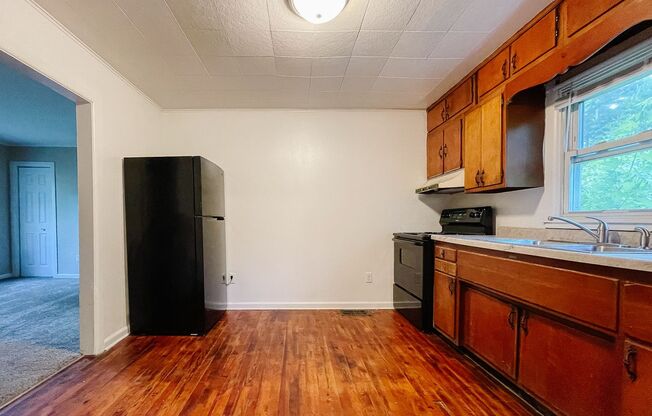 2 beds, 1 bath, $975