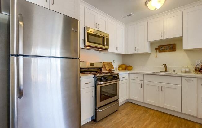 Newport Seacrest Apartments Furnished Apartment Kitchen