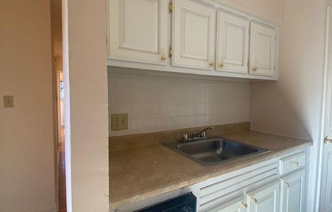 2 beds, 2 baths, 884 sqft, $1,495, Unit K-31