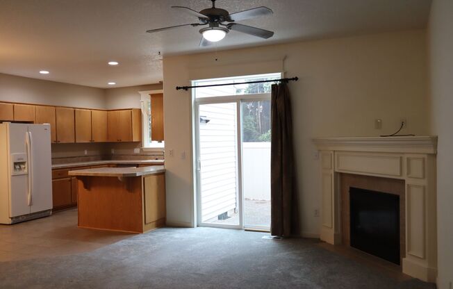Beautiful 3-Bedroom Town-Home in the Evergreen Neighborhood for Rent - 12503 NE 70th Cir,
