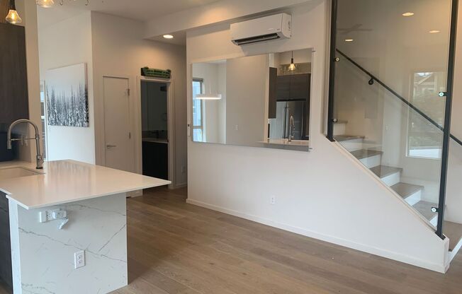 High End Madison Valley Row House !