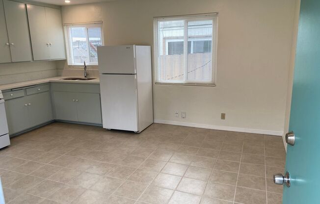 1 bed, 1 bath, 575 sqft, $2,295, Unit 857 ½ Missouri Street