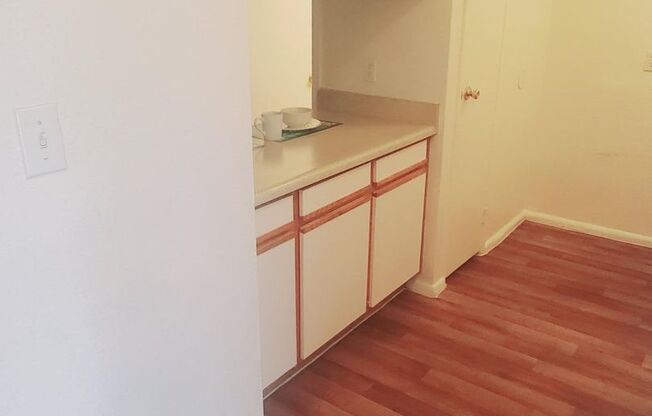 1 bed, 1 bath, 700 sqft, $1,000, Unit CASA-130