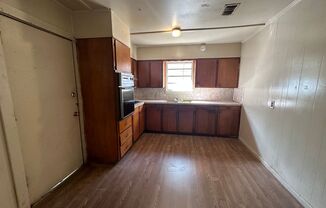 3 beds, 1 bath, $700