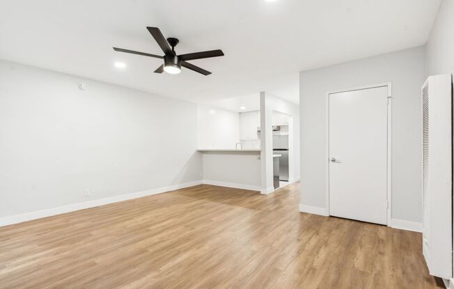 Studio, 1 bath, 595 sqft, $1,648, Unit 211