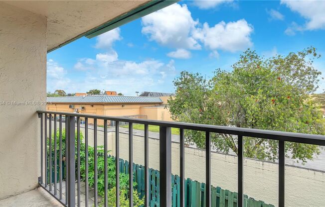 4 beds, 3 baths, 1,569 sqft, $3,450, Unit 10804 SW 72 St appt 115 (A11704834)