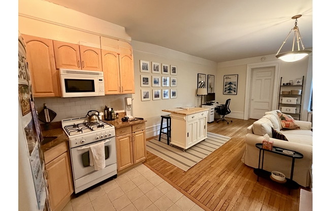 302 W 78 ST