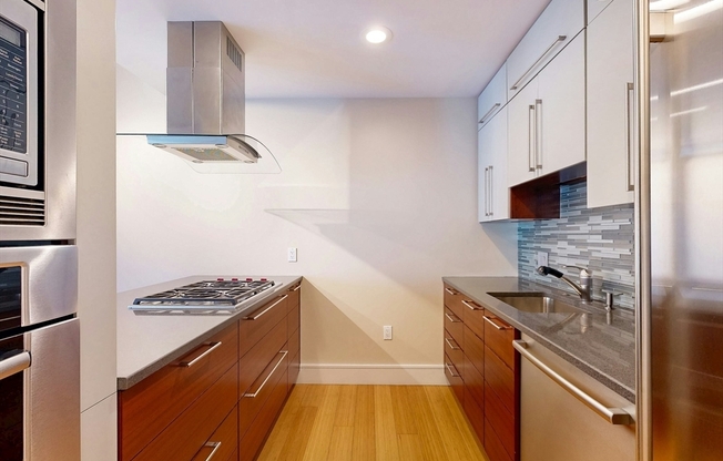 2 beds, 2 baths, 1,318 sqft, $6,400, Unit U2203