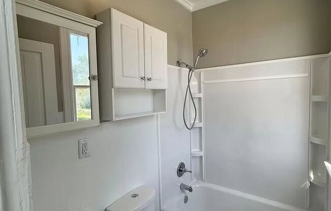 Updated Triplex in Milwaukee’s Harambe Neighborhood — 1 & 3 Bedroom Units