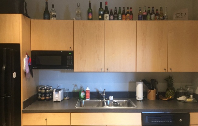 2 beds, 2 baths, 1,096 sqft, $1,655, Unit 408