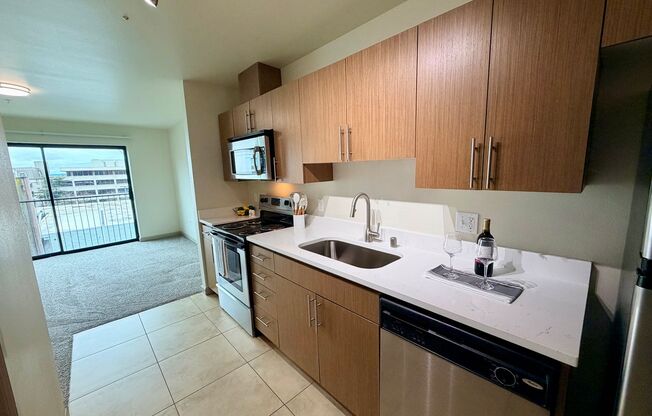 Studio, 1 bath, 430 sqft, $1,550, Unit Unit 402