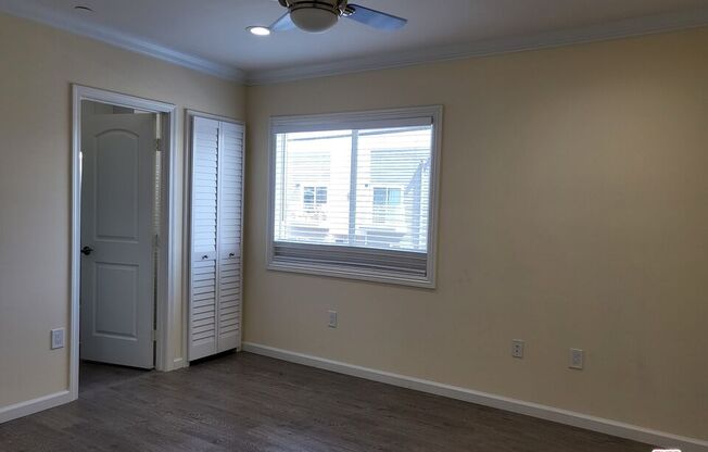 2758 W 12 ST