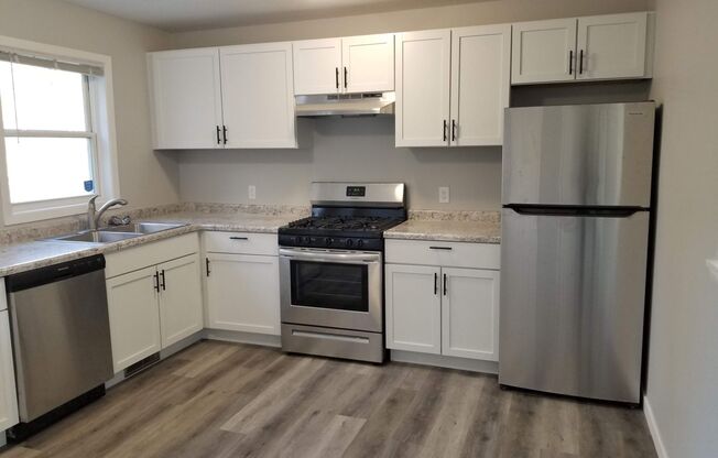 Beautiful Remodeled 2 bedroom Townhome