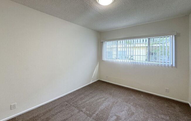 2014 Cloverfield Blvd.