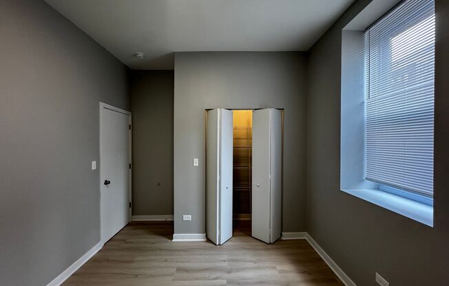 2 beds, 1 bath, $1,950, Unit 4007 #E