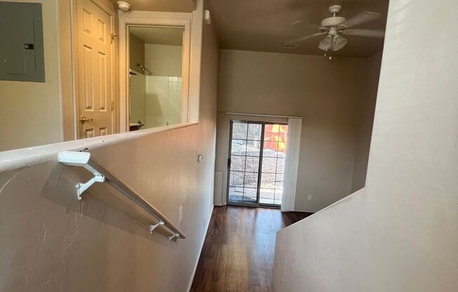 1 bed, 1 bath, 506 sqft, $1,300, Unit B