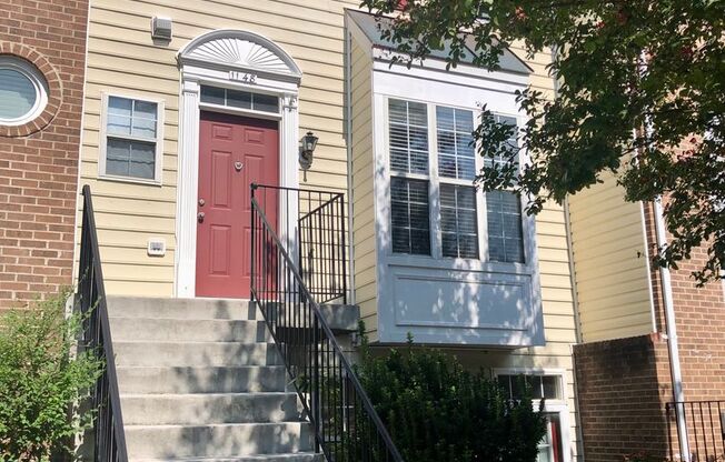 Charming 3 BR single Townhouse available now