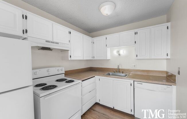 2 beds, 1 bath, 778 sqft, $1,450, Unit 10