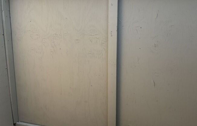 2 beds, 1 bath, 992 sqft, $1,250, Unit 4760-105