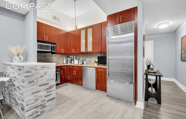 1 bed, 1 bath, 642 sqft, $3,700, Unit 14D