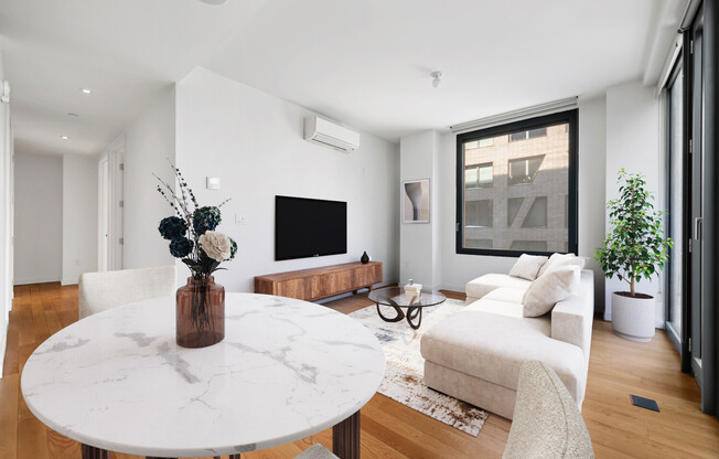 2 beds, 1 bath, $4,175, Unit 760