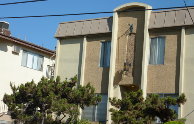 4429 PROSPECT AVE