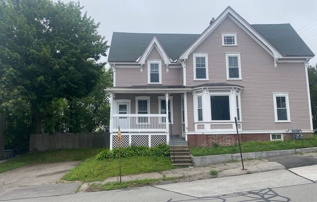 463 Lake Ave