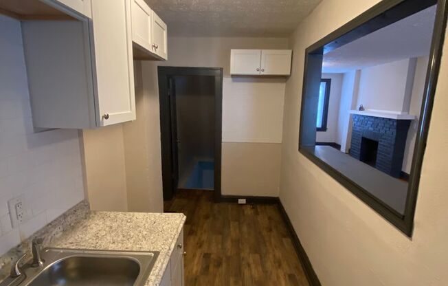 2 beds, 1 bath, $950