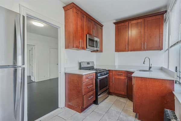 1 bed, 1 bath, $2,075, Unit 2F