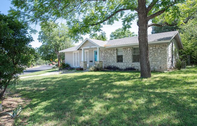 Charming 3/1 South Congress Retreat!